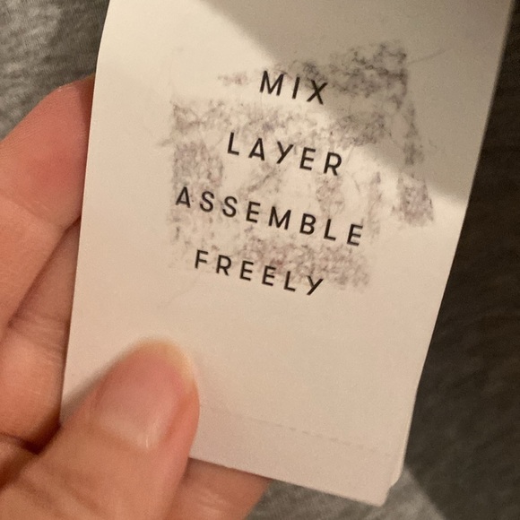 free Assembly sweatshirt dress with little crinkle at the bottom - Picture 5 of 7